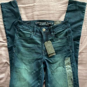 Women’s American Eagle jeans